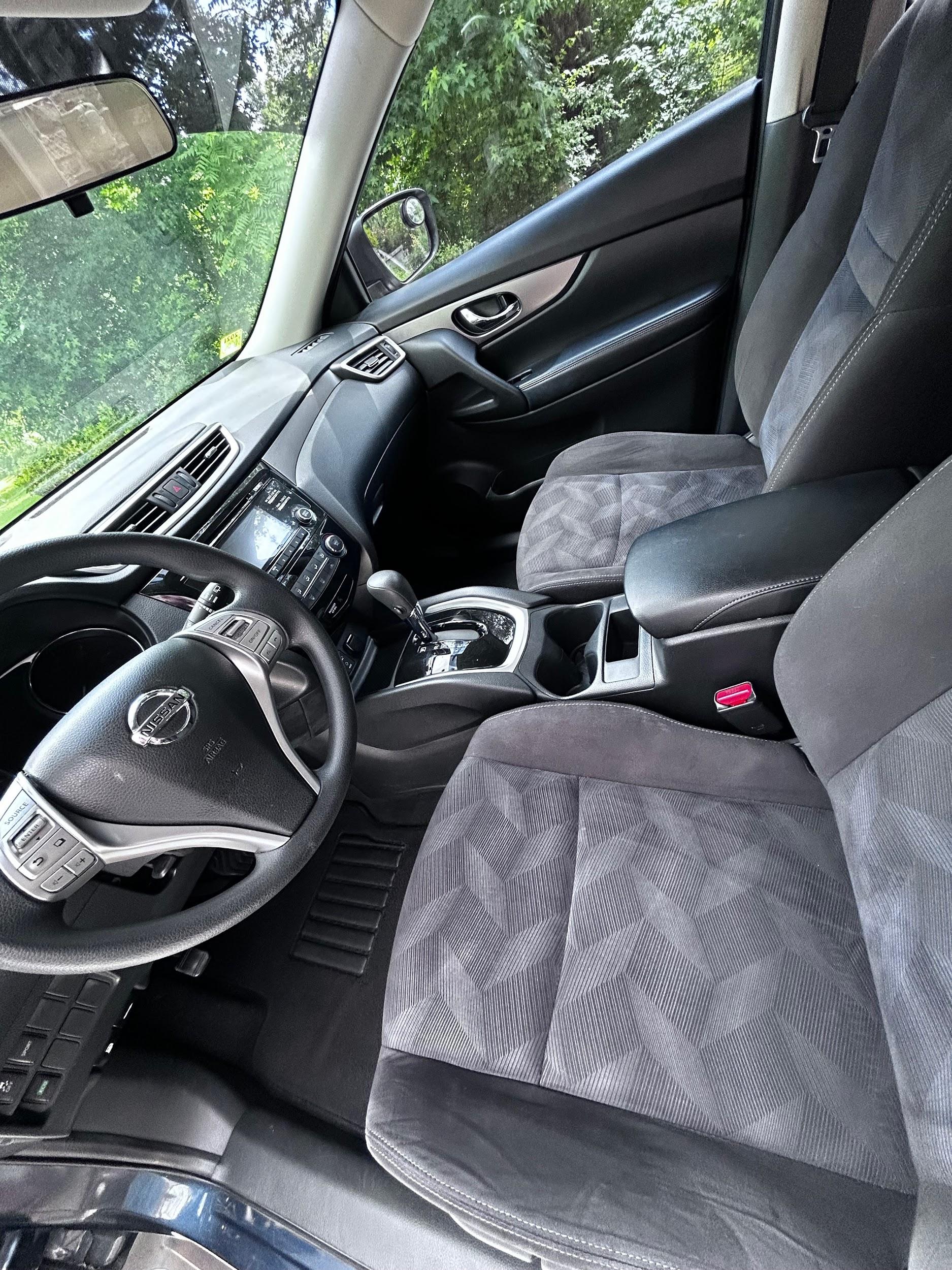 Nissan Rogue passenger side detailed